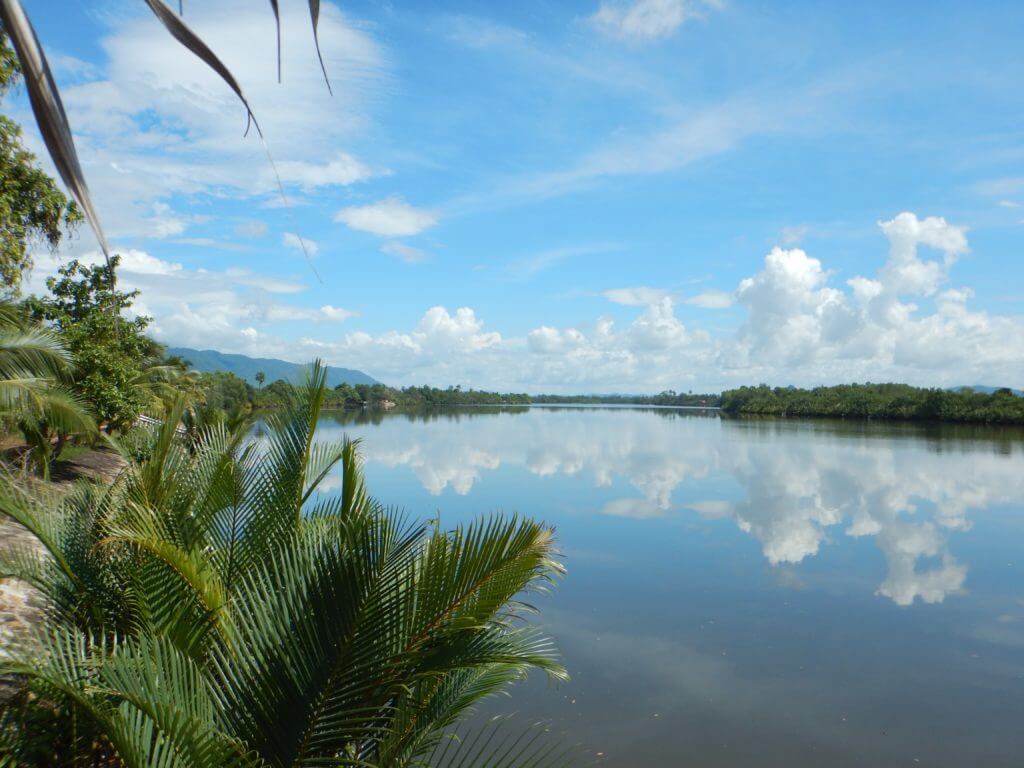 10 Awesome Places to Go in Cambodia. Places to visit in Cambodia. Best Cambodia attractions. 