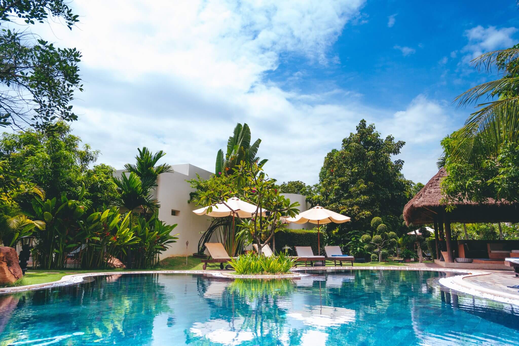 Our recommendations for the best hotels in Siem Reap, Cambodia. Siem Reap hostels, Siem reap boutique hotels and Siem Reap Villas for groups and events too. 