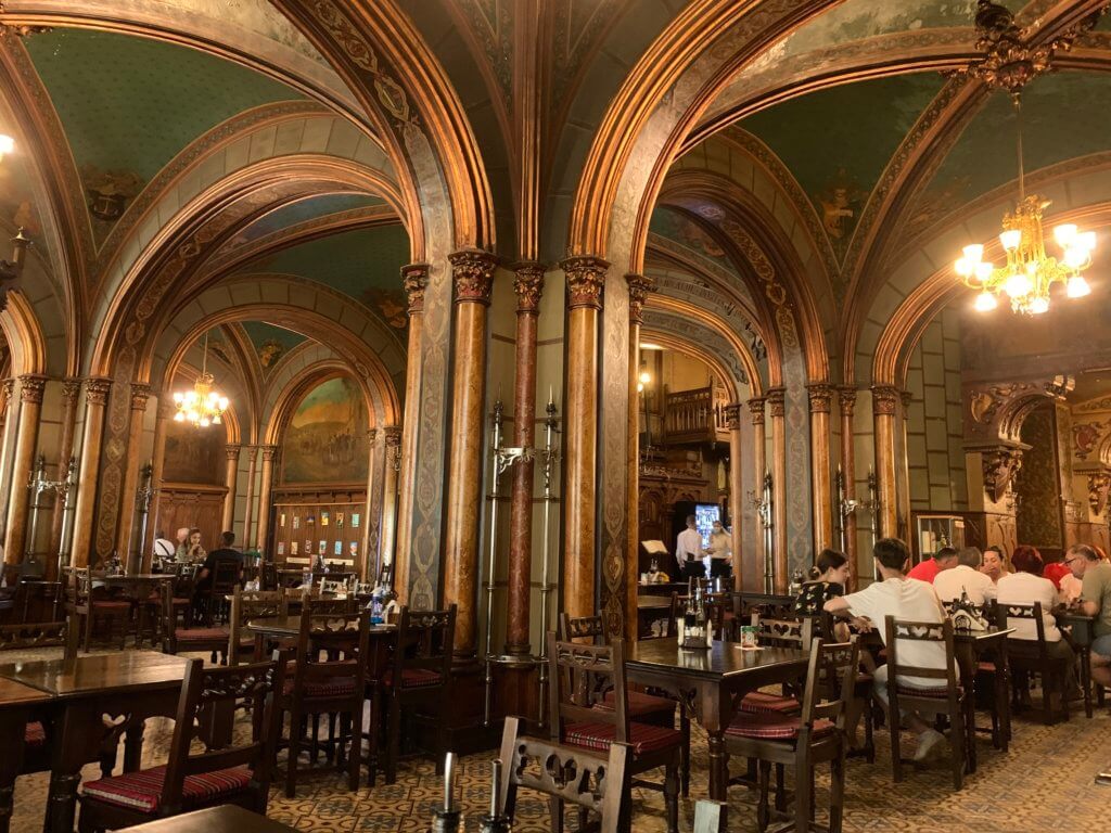 Caru' cu bere, a restaurant in Old Town Bucharest